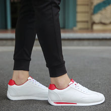 将图片加载到图库查看器，New Men Running Shoes Casual Shoes Fashion Sneakers Loafers Outdoor Male Leisure Sports Breathable Jogging Tenis Luxury Shoes
