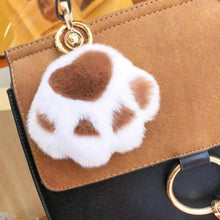将图片加载到图库查看器，Cat Paw Plush Keychain – Cute Fluffy Faux Fur Pendant for Bags &amp; Keys
