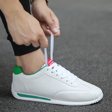 将图片加载到图库查看器，New Men Running Shoes Casual Shoes Fashion Sneakers Loafers Outdoor Male Leisure Sports Breathable Jogging Tenis Luxury Shoes
