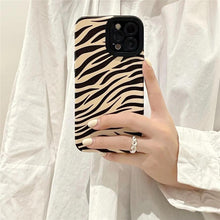 将图片加载到图库查看器，Luxury Zebra Pattern PU Leather Phone Case for iPhone 7 8 Plus X XR XS 11 12 13 14 Pro Max Soft Silicon Cover Girl Black White Zebra Print Phone Cover Black Soft Leather Black White Case For iPhone

