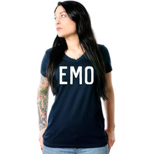 将图片加载到图库查看器，Emo Tapered V-Neck Tee Shirt
