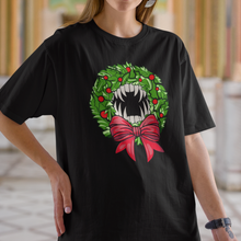 将图片加载到图库查看器，Holiday Vampire Wreath Black Tee Shirt
