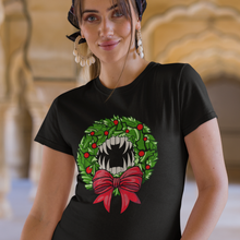 将图片加载到图库查看器，Holiday Vampire Wreath Black Tee Shirt
