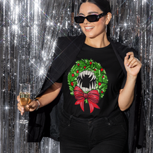 将图片加载到图库查看器，Holiday Vampire Wreath Black Tee Shirt
