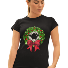 将图片加载到图库查看器，Holiday Vampire Wreath Black Tee Shirt
