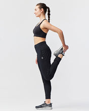 将图片加载到图库查看器，Valia Women's Black Jogger Pants
