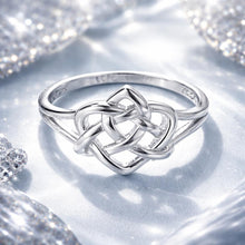 将图片加载到图库查看器，925 Sterling Silver Ring Size 6.0 with Platinum Plating
