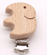 将图片加载到图库查看器，Modern Wood Naural Nipple Chain Accessories BPA Free Cute Modelling Beech Pacifier Clip Small Elephant Heart-shaped Holder for Pacifier
