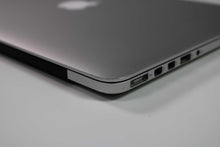 Load image into Gallery viewer, Apple MacBook Pro 13-inch 2014 2.6GHz Core i5 8GB RAM Integrated Graphics (Wear &amp; Tear Special)
