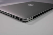 Load image into Gallery viewer, Apple MacBook Pro 15-inch 2013 2.8GHz Core i7 16GB RAM Dual GPU (Wear &amp; Tear Special)
