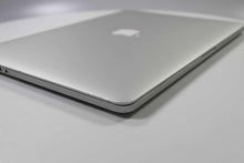 Load image into Gallery viewer, Apple MacBook Pro 15-inch 2013 2.8GHz Core i7 16GB RAM Dual GPU (Wear &amp; Tear Special)
