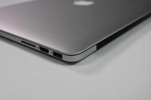 Load image into Gallery viewer, Apple MacBook Pro 15-inch 2013 2.8GHz Core i7 16GB RAM Dual GPU (Wear &amp; Tear Special)
