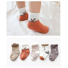 将图片加载到图库查看器，Baby Girls Cotton Cartoon Autumn Socks For Newborn Toddler Unique Style Soft Material Cute Colors
