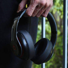 将图片加载到图库查看器，Beats Studio Earpads
