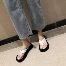 将图片加载到图库查看器，Black White Thick Bottom Flip Flops Women Famous Design Clip Toe Slippers Platform Slides Beach Comfort Thong Style Flip Flops Sandals For Women With Arch Support For Comfortable Walk
