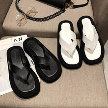 将图片加载到图库查看器，Black White Thick Bottom Flip Flops Women Famous Design Clip Toe Slippers Platform Slides Beach Comfort Thong Style Flip Flops Sandals For Women With Arch Support For Comfortable Walk
