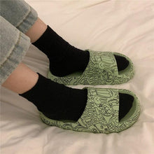 将图片加载到图库查看器，Cartoon Couple Fashion Bear Sandals Non-Slip Thick-Soled Indoor And Outdoor Slippers Men's Flip Flops Athletic Slide Sandals Flat Slip On Sandals For Women Summer Slippers
