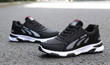 将图片加载到图库查看器，Casual Sneakers Cushioning Outdoor Running Shoes For Men Non-slip Sport Shoes Professional Athletic Training Men Air Trail Mesh Sneakers Walking Cross Training Tennis Sports Sneakers
