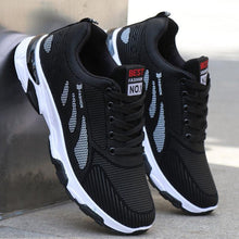 将图片加载到图库查看器，Casual Sneakers Cushioning Outdoor Running Shoes For Men Non-slip Sport Shoes Professional Athletic Training Men Air Trail Mesh Sneakers Walking Cross Training Tennis Sports Sneakers

