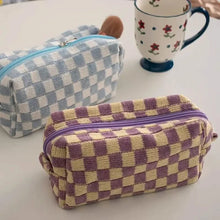 Load image into Gallery viewer, Checkered Pattern Zipper Makeup Bag
