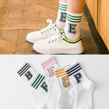 将图片加载到图库查看器，Classic Letter Print Fashion Sporty Short Socks Girls Cute Harajuku Socks Casual Cool Skateboard Socks Made Out Of Pure Cotton Breathable Socks For Men And Women
