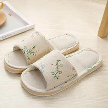 Load image into Gallery viewer, Comfortable Elegant Flower Design Indoor Soft Slipper Spring Autumn Lightweight Flip Flops For Women Classic Bedroom Slippers Ladies Foldable Flip Flops
