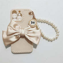 将图片加载到图库查看器，Cute Luxury Fashion 3d Bow Pearl Bracelet Girl Soft Case For iPhone 11 12 13 Pro Max 7 8 Plus Xr X Xs Se Anti-drop Cover Pearl Chain Bow Phone Case Ideal for iPhone Elegant Phone Case
