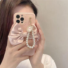将图片加载到图库查看器，Cute Luxury Fashion 3d Bow Pearl Bracelet Girl Soft Case For iPhone 11 12 13 Pro Max 7 8 Plus Xr X Xs Se Anti-drop Cover Pearl Chain Bow Phone Case Ideal for iPhone Elegant Phone Case
