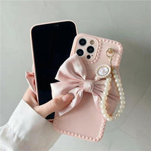 将图片加载到图库查看器，Cute Luxury Fashion 3d Bow Pearl Bracelet Girl Soft Case For iPhone 11 12 13 Pro Max 7 8 Plus Xr X Xs Se Anti-drop Cover Pearl Chain Bow Phone Case Ideal for iPhone Elegant Phone Case

