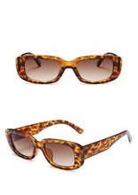 将图片加载到图库查看器，Cute Purple Oval Sunglasses For Women Retro Luxury Design Eyeglasses Lightweight Frames UV400 Protection Comfortable Round Outdoor Women Sun Glasses
