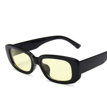 将图片加载到图库查看器，Cute Purple Oval Sunglasses For Women Retro Luxury Design Eyeglasses Lightweight Frames UV400 Protection Comfortable Round Outdoor Women Sun Glasses
