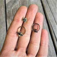 Load image into Gallery viewer, 16G 3/8 Clear Gem Gold Tone Insect Bee Hinged Segment Ring
