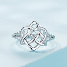 将图片加载到图库查看器，925 Sterling Silver Ring Size 6.0 with Platinum Plating
