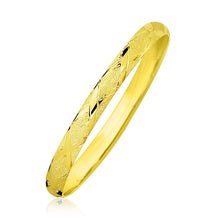将图片加载到图库查看器，10k Yellow Gold Slender Diamond Pattern Textured Bangle
