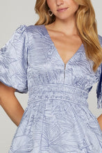 将图片加载到图库查看器，New Crinkle Woven V-Neck Balloon Sleeve Mini Dress – Chic and Feminine Mini Dress with Crinkle Woven Fabric, V-Neckline, and Trendy Balloon Sleeves
