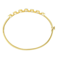 将图片加载到图库查看器，14K Yellow Gold Alternating Bezel Set 5MM Oval Shaped Tanzanite and 1/5 Cttw Diamond Bangle Bracelet (H-I Color, VS2-SI1 Clarity) - Fit's wrists up to 7.25" Inches
