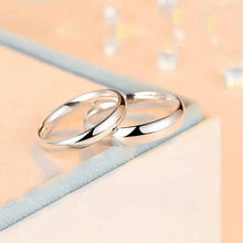 将图片加载到图库查看器，Elegant and Charming S925 Silver Wedding Band Ring
