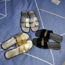 Load image into Gallery viewer, Elegant Black Women Chain Flip Flops Luxury Design  Sandal Women Outdoor Slippers Casual Style Sandals
