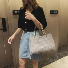 Load image into Gallery viewer, Famous Designer Pu Leather Chain Shoulder Bag/Crossbody Bags With High Quality And Large Capacity For Ladies And Girls
