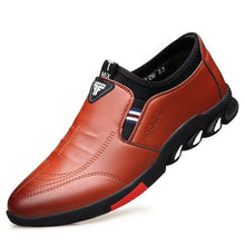Load image into Gallery viewer, Fashion Black Men's Popular Casual Flat Shoes Outdoor Soft Soled Travel Sneakers Leather Business Non Slip Breathable Sneakers Loafers Comfort Walking Shoes For Business Work Office
