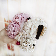 将图片加载到图库查看器，Fashion Girls Pearl Hairband White Black Lace Headband Women Artificial Pearls Hair Hoop Middle Knot Hair Accessories Gorgeous Hair Accessories For Women
