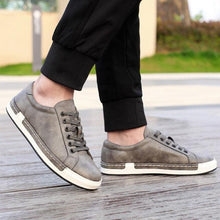 将图片加载到图库查看器，Fashion Leather Mens Shoes Soft High Quality Mens Casual Shoes Flat Footwear Classic Black White Men Fashion Walking Shoes Comfortable Modern Design
