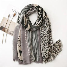 将图片加载到图库查看器，Fashion Leopard Scarf Women High Quality Autumn Winter Wrap Stylish Casual Wear Scarfs For Women Elegant Women's Scarf Fashion Scarf
