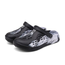将图片加载到图库查看器，Fashion Men Sandals Summer Hole Rubber Clogs Garden Shoes Beach Flat Slippers Slip On Beach Sandals Lightweight Slippers Water Shoes
