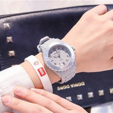 将图片加载到图库查看器，Fashion Silicone Women Watches Simple Sport Quartz Wristwatches Fresh Children Clock Casual Quartz Wristwatch Silicone Band Watch For Women Girls Student Watches
