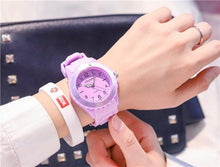 将图片加载到图库查看器，Fashion Silicone Women Watches Simple Sport Quartz Wristwatches Fresh Children Clock Casual Quartz Wristwatch Silicone Band Watch For Women Girls Student Watches
