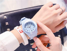将图片加载到图库查看器，Fashion Silicone Women Watches Simple Sport Quartz Wristwatches Fresh Children Clock Casual Quartz Wristwatch Silicone Band Watch For Women Girls Student Watches
