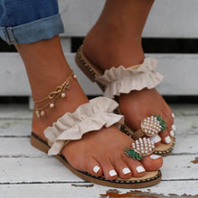 将图片加载到图库查看器，Faux Pearl &amp; Pineapple Decor Toe Post Thong Sandals
