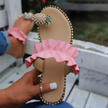 将图片加载到图库查看器，Faux Pearl &amp; Pineapple Decor Toe Post Thong Sandals
