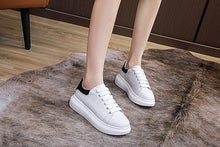 将图片加载到图库查看器，Genuine Leather Women Platform Sneakers Autumn Fashion Sports Little White Shoes Platform Flats Casual Lace Up Woman Comfort Walking Sneakers

